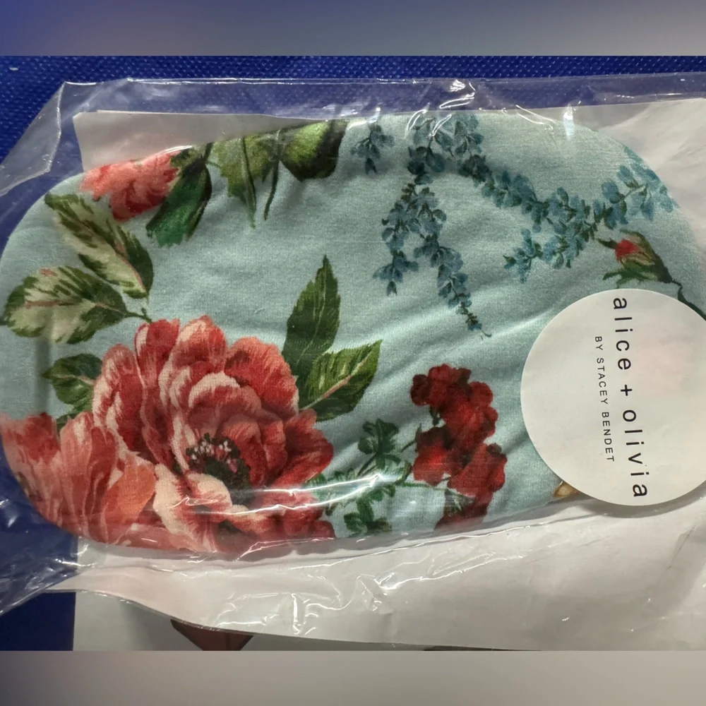 Alice + Olivia by Stacey Bendet Blooming Within floral Face mask-NWT in plastic